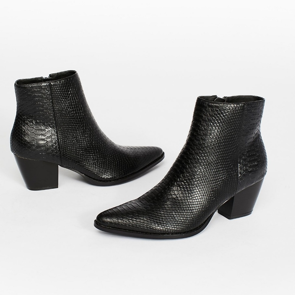 Vegan going west boot